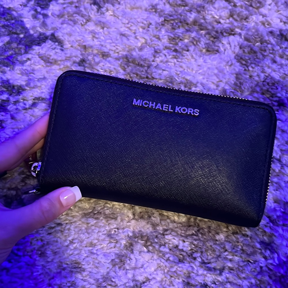 Black Michael Kors Jet Set Wallet
